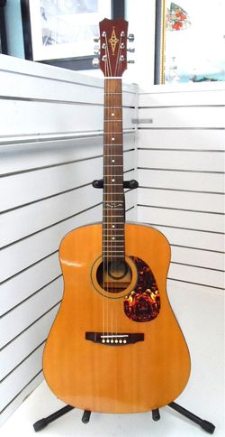 ALVAREZ ACOUSTIC GUITAR