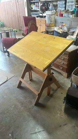 Adjustable oak drafting art table