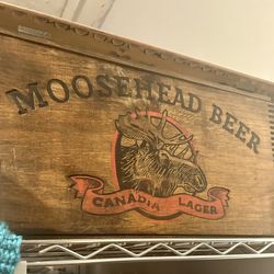 Moosehead Beer Wooden Crate,  Good Condition, No Damage. 