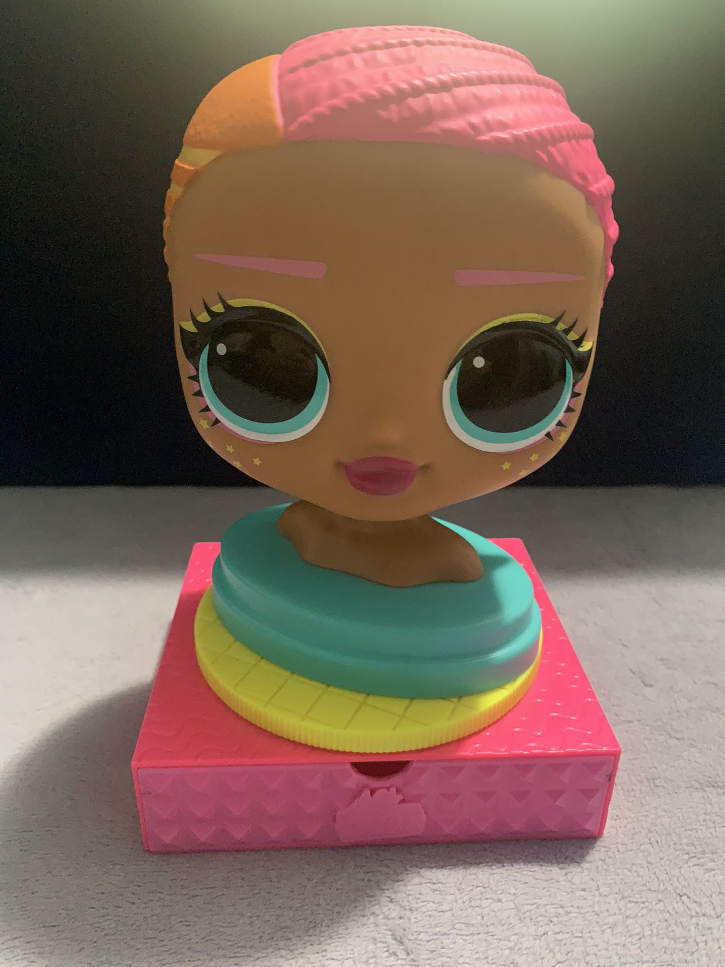 LOL Surprise OMG Styling Head Neon Doll Head Base