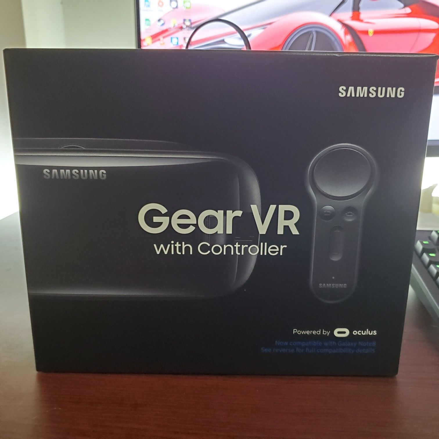 Samsing Galaxy Gear VR with Controller