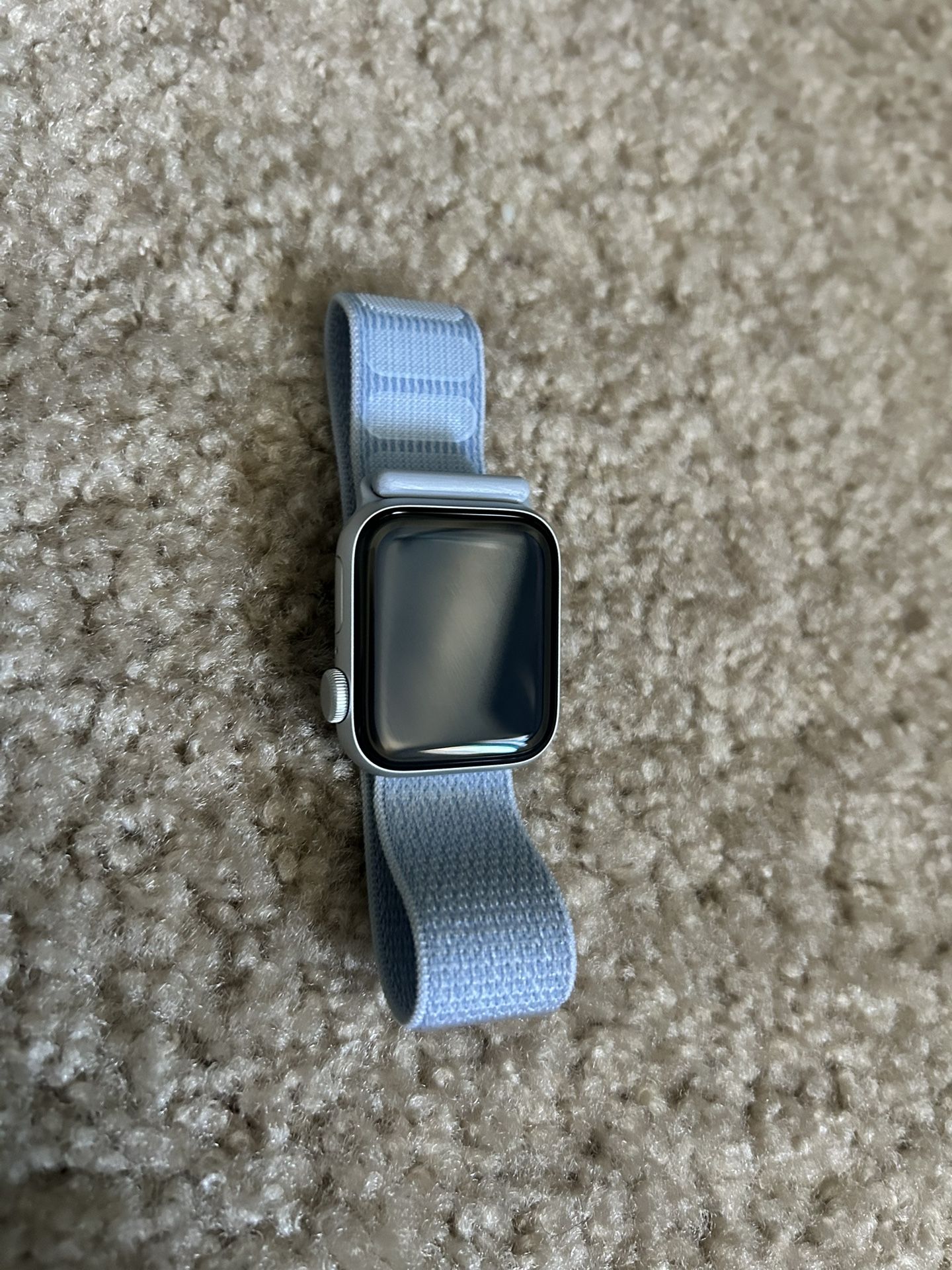 Apple Watch SE 40mm Aluminum Case Ion X Glass GPS
