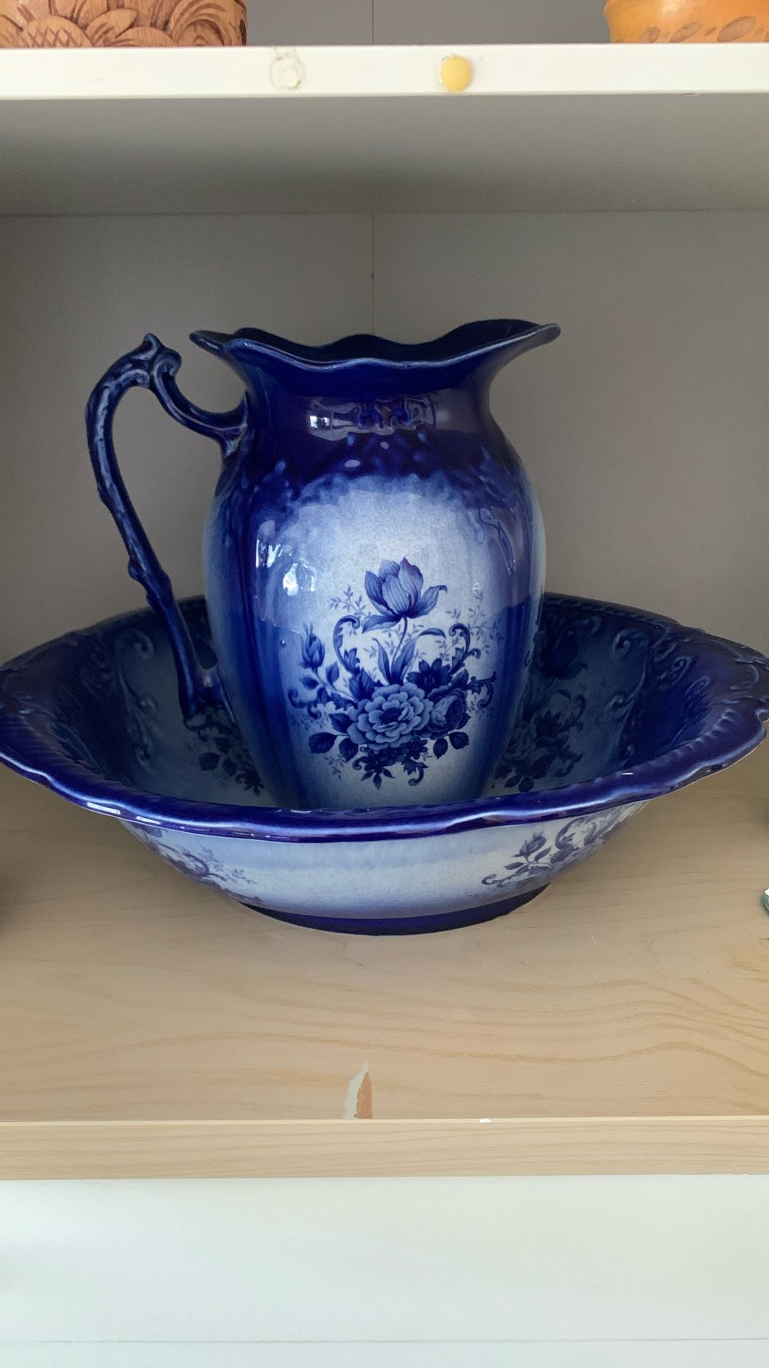 Vintage bowl and pitcher set