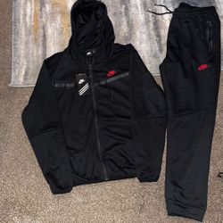 Black N Red Men Nike Size Large N Xl