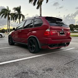 2005 BMW X5 - 4.8is Sport Utility 4D