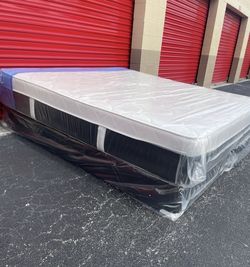 12In Queen Size Plush Pillowtop Mattress And Box Spring 