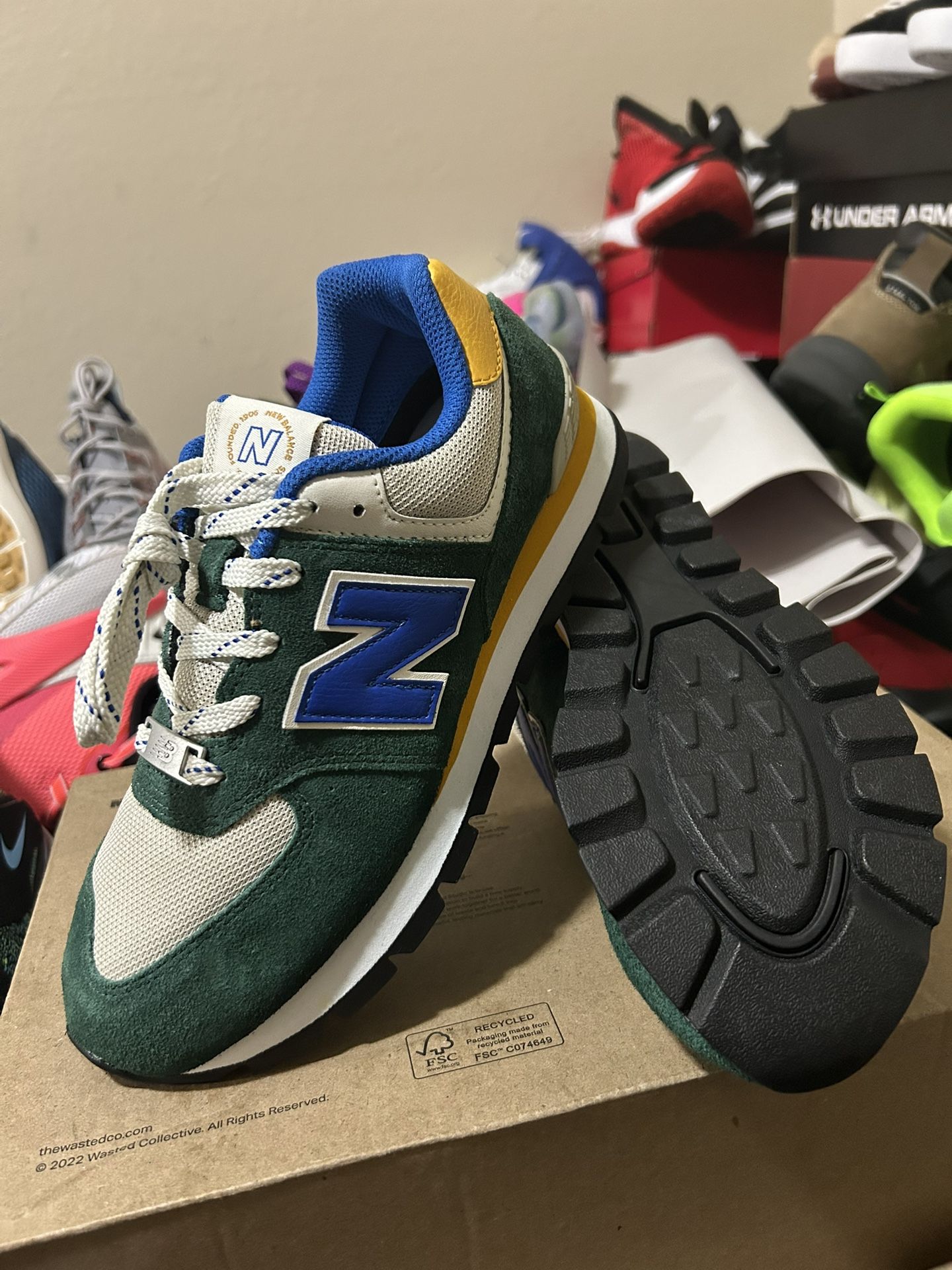 New Balance 574 Boys Shoes Sz 5.5 Brand New /No box