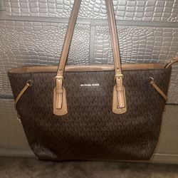 Micheal Kors Purse