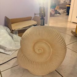 Vintage 70s Nautilus Shell Table Lamp Art Deco MCM Plaster Beach Coastal Decor MOVING
