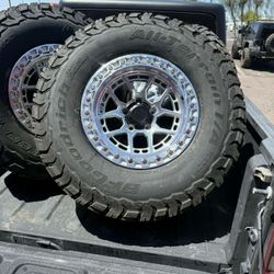 17x9 Commando Lock off-road Rims And Tires 35/1250/17 BFG KO3
