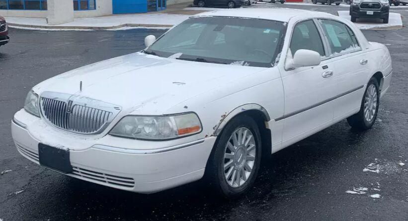2003 Lincoln Town Car