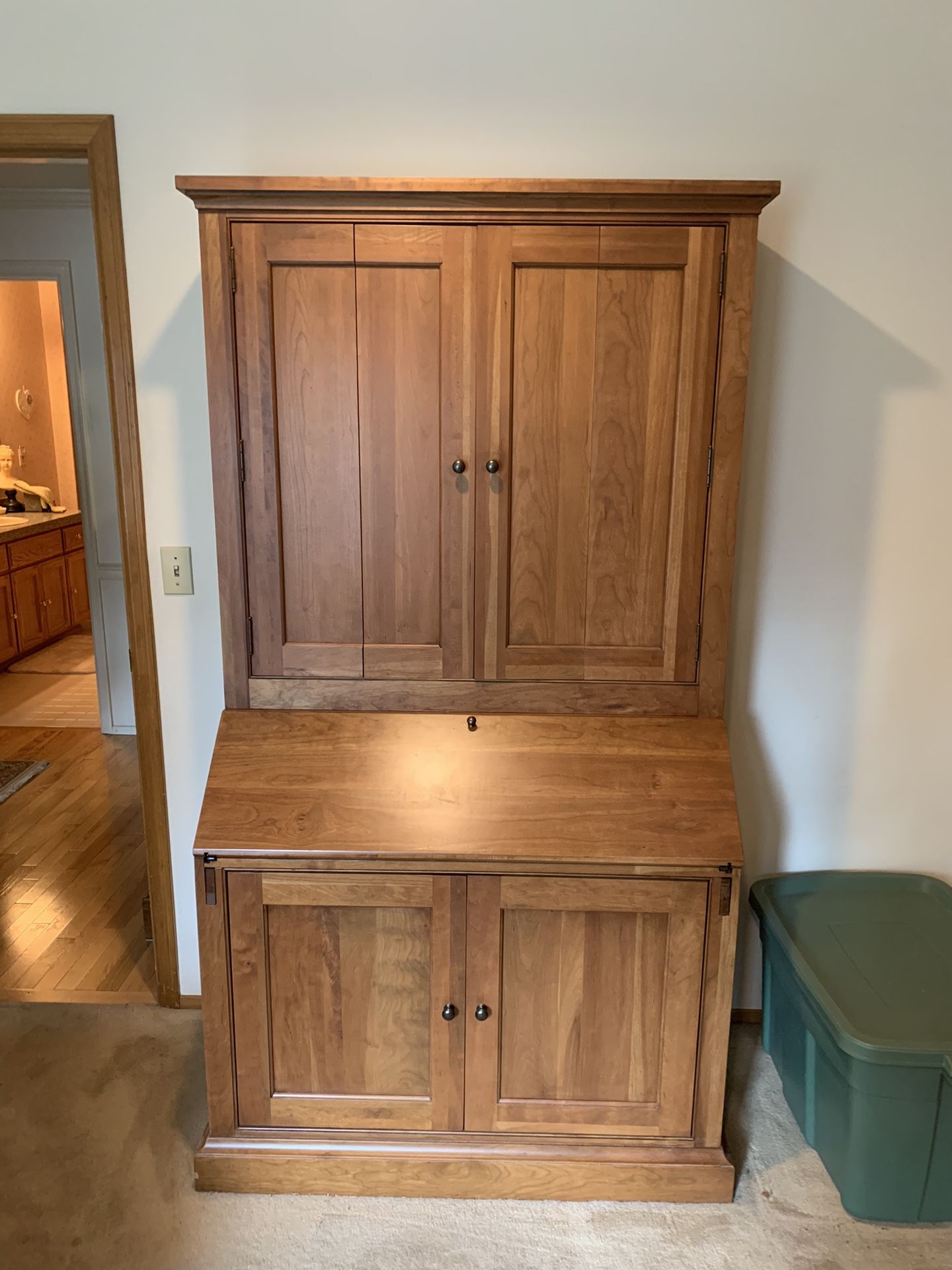 Ethan Allen Desk/dresser