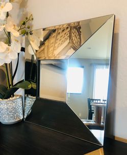 Beautiful Contemporary Wall Mirror with Beveled Ends/ Solid Wood Back Frame. Measures 18” x 18” In Great Condition.