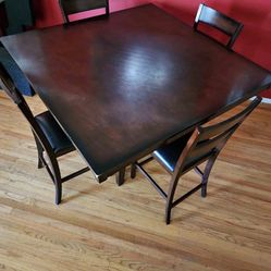 Dining Room Table & 4 Chairs