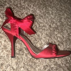 Size 7.5/8 Red High Heels  $6