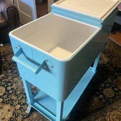 Cooler On Wheels 80qt