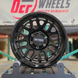 New Method Race Wheels MR321 (18x9) (6x139.7) ($999/Set) Toyota Tacoma, Tahoe, Silverado, GMC)