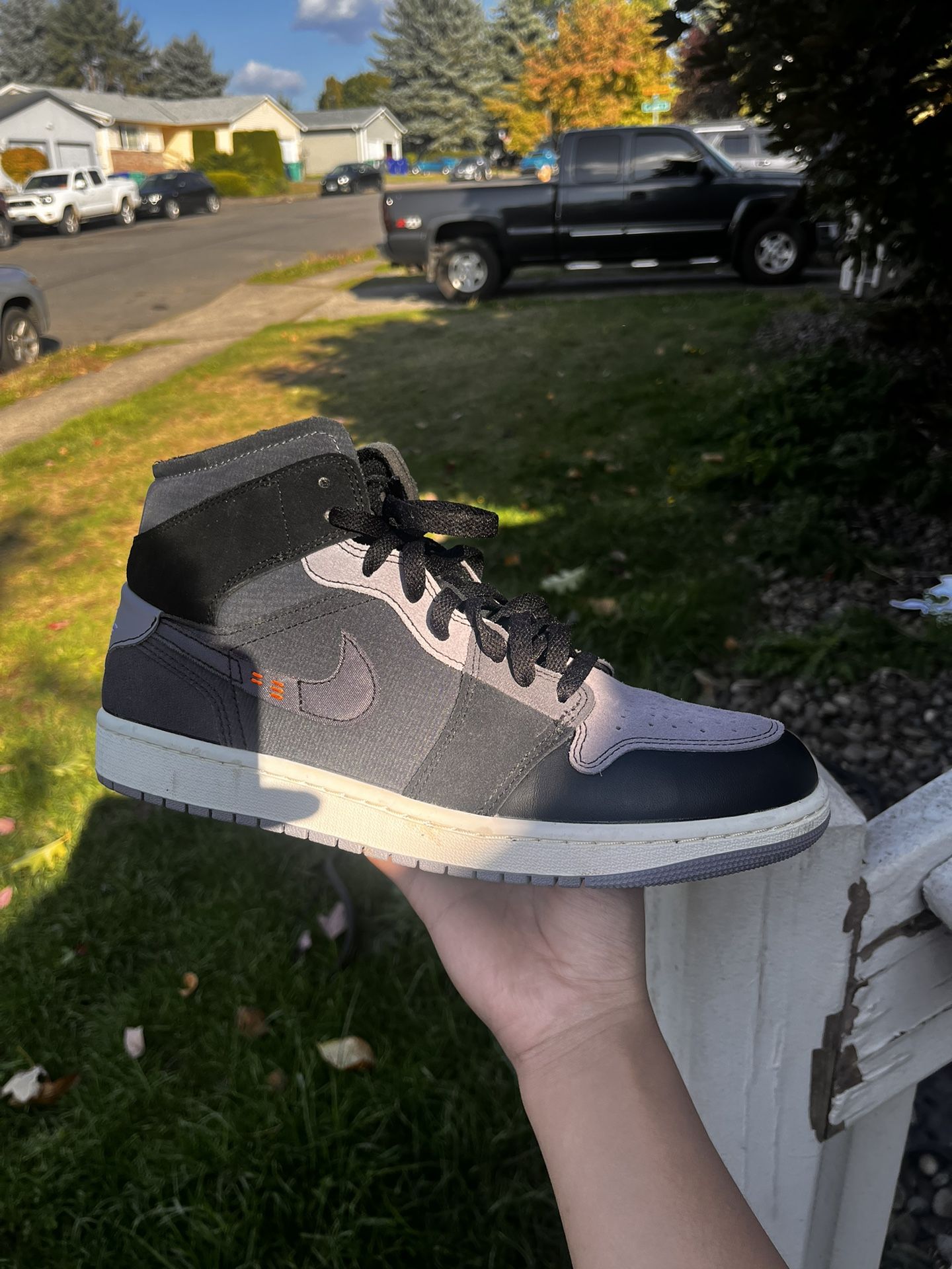 Jordan 1 Mid SE CRAFT
