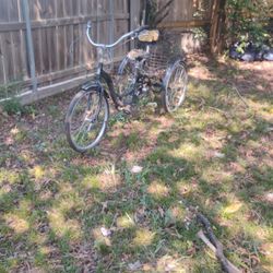 Three Wheel Bike With Basket Needs Tires 3225Harris Haltom City Texas 