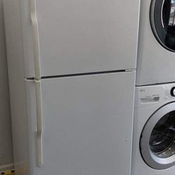 Amana Refrigerator I’m Perfect Condition 30” By 70”  For $345 