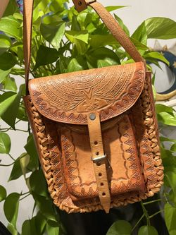 70s Vintage Tan Leather Tooled Shoulder Bag