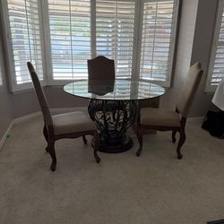 Dining Room Table w/ 4 Chairs