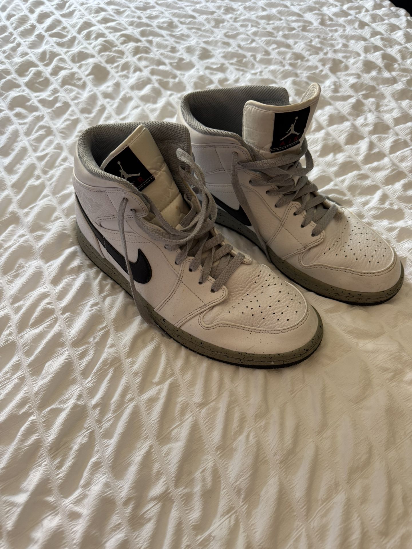 Nike Air Jordan 1 Mid – White/Grey (Men’s Size 10.5)