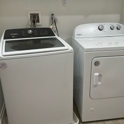 Whirlpool Washer & Gas Dryer