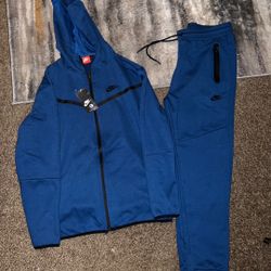 Blue Men Nike Sweatsuits Size Large N X-Large 
