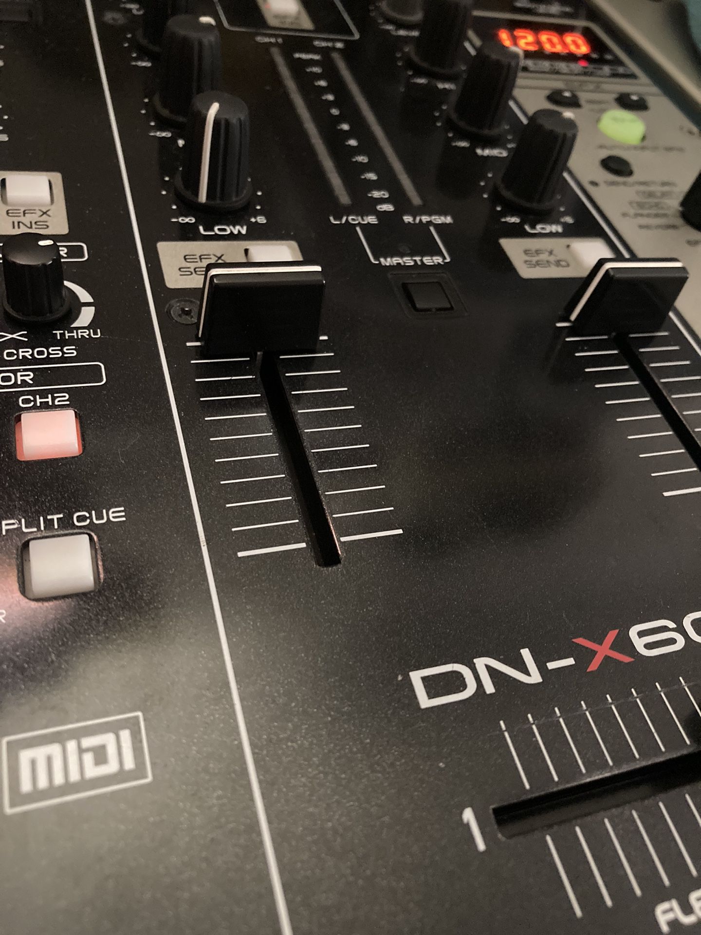 DENON DN-X600 dj Mixer $150 OBO Clean! for Sale in Visalia