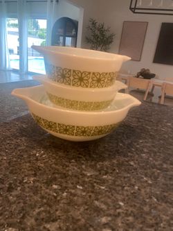 Vintage Pyrex Cinderella Mixing Bowls Set of 3, Verde Green Square Flowers Pattern #441 #442 #444