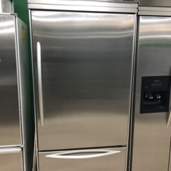 36” in wide 82 height kitchen aid frige use like new perfect working 