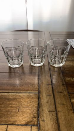 Rola para mujer , platos vasos