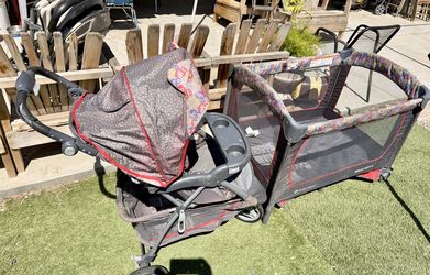 Baby trend Hello kitty set