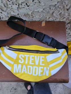Steve Madden Fanny Pack Cross Body Waist Bag Steve Madden Logo Yellow NWT