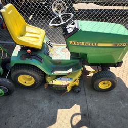 John Deere 170 Lawn Tractor