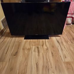 46 Inches Samsung TV with remote - Taking Offers :) 