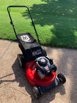 Great condition lawnmower with bag