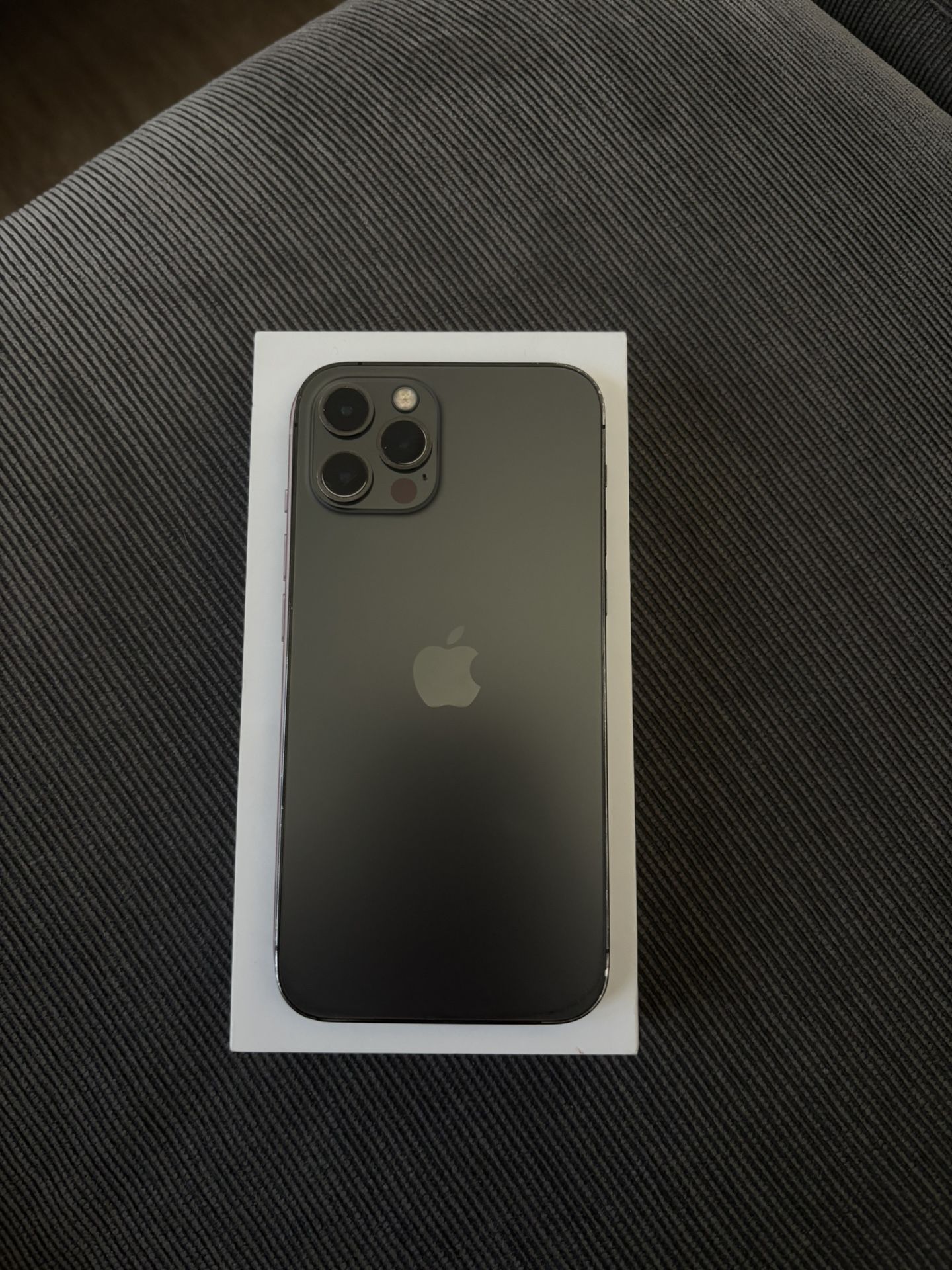 grey Iphone 12 Pro