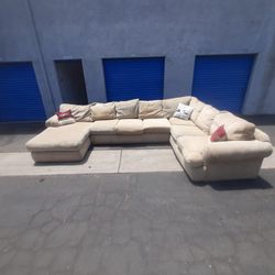Modern Sectional Couch 🛋 Very Clean 🛋