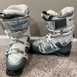 Youth ski Boots- Salomon Quest 80 Youth Ski Boots – Size 22 (220mm)