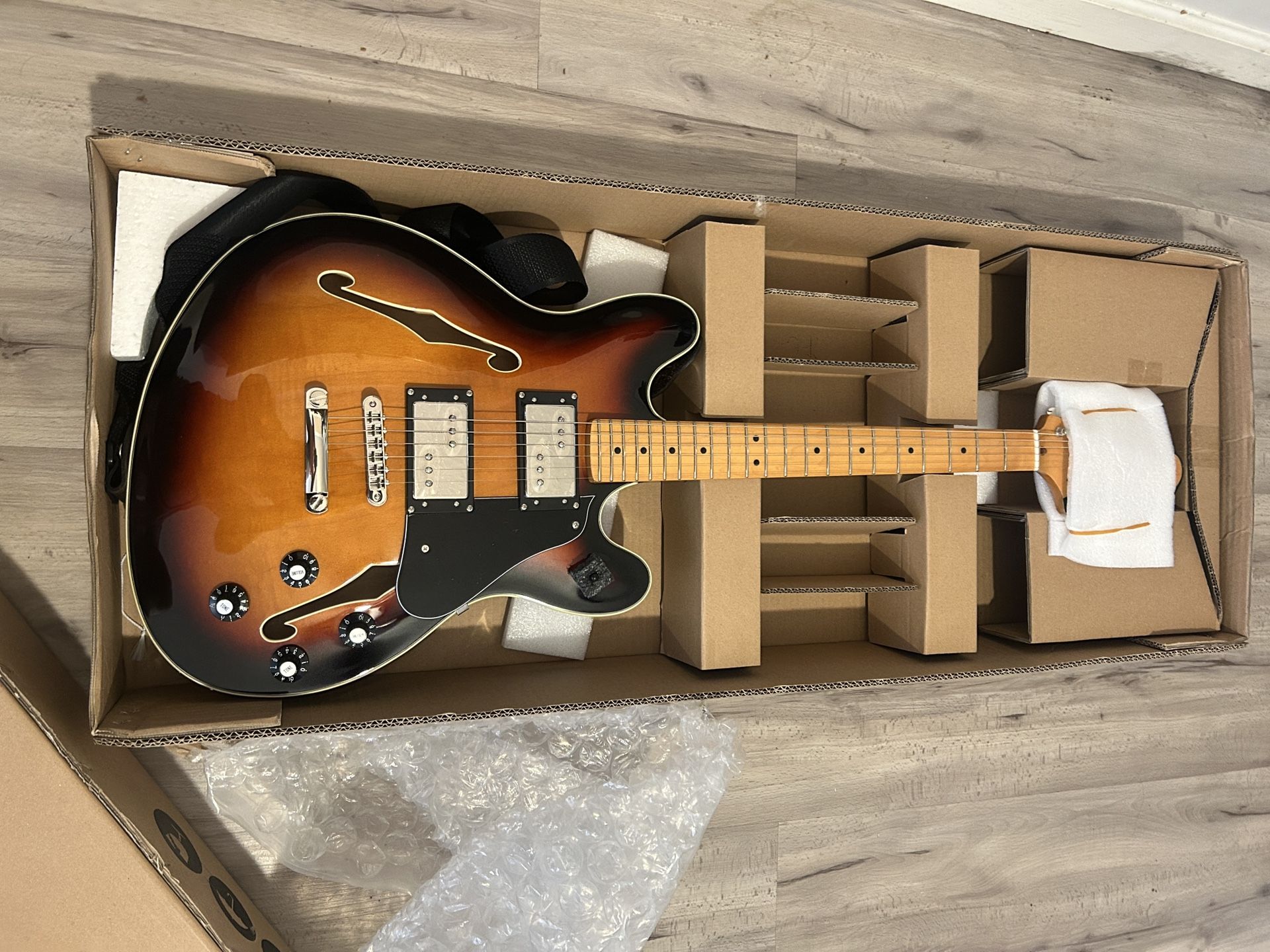 Starcaster Classic