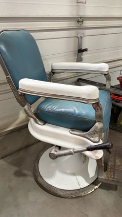 Theo-A-Koch barber chair