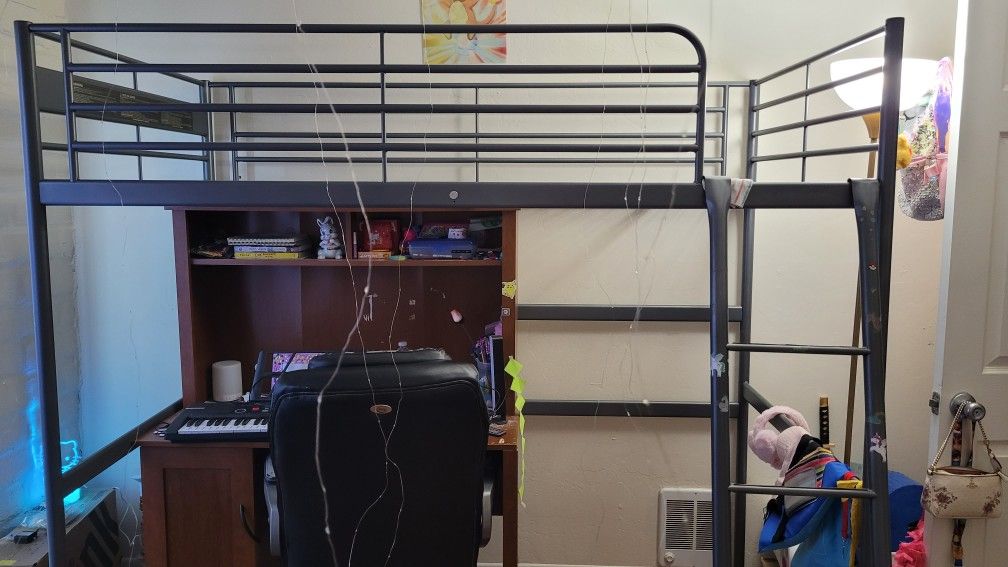 Heavy-duty Metal Twin Size Loft Bed Frame & Ladder