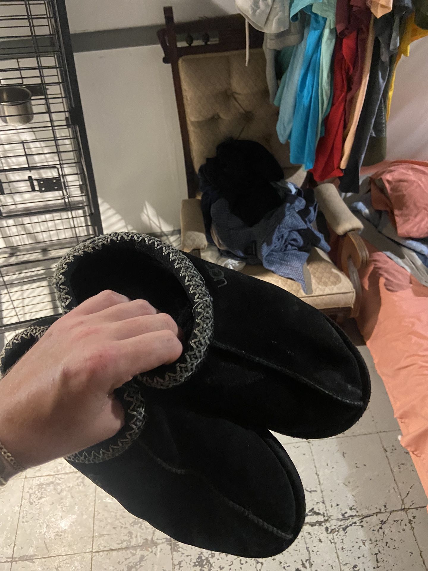 Men’s UGG Slippers Size 9