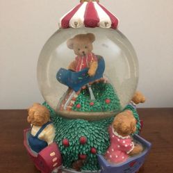 "My Favorite Things" Teddy music globe