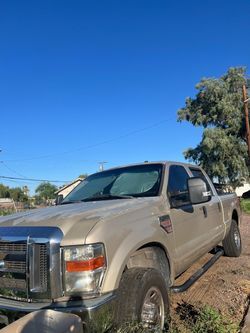 Ford F-250 Super Duty Crew Cab Pickup Truck