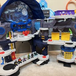 Imaginext Super Surround Batman Batcave
