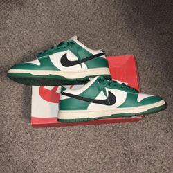 Nike Lottery Dunks  white and green