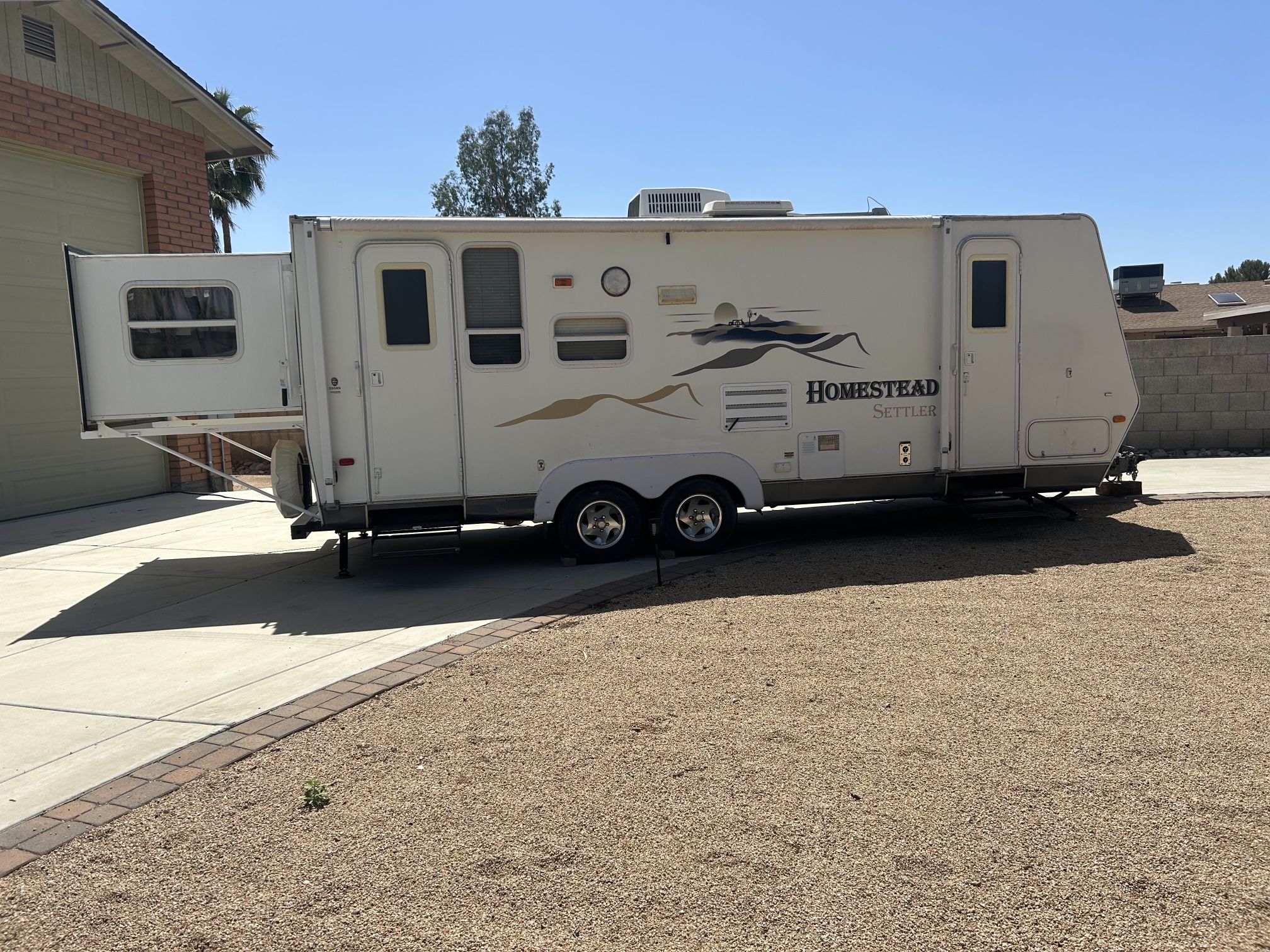 2004 Starcraft Homestead Travel Trailer (2004, 255RS) 255RS